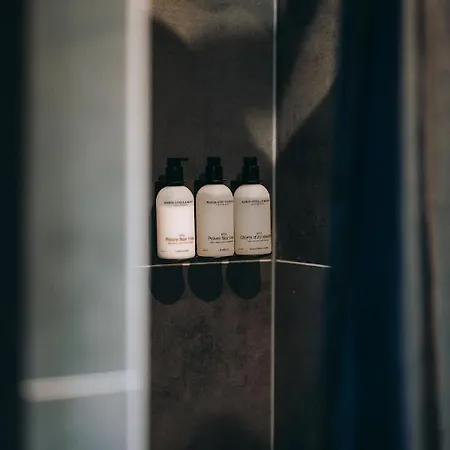 Bardot Bed and breakfast