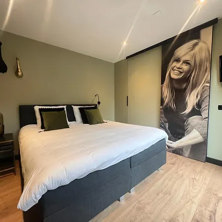 Bardot Bed and breakfast 3*