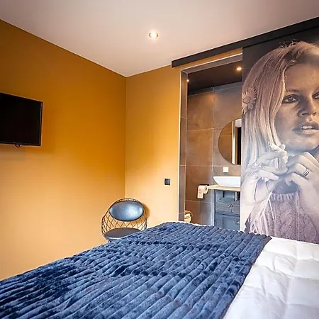 Bardot 3*
